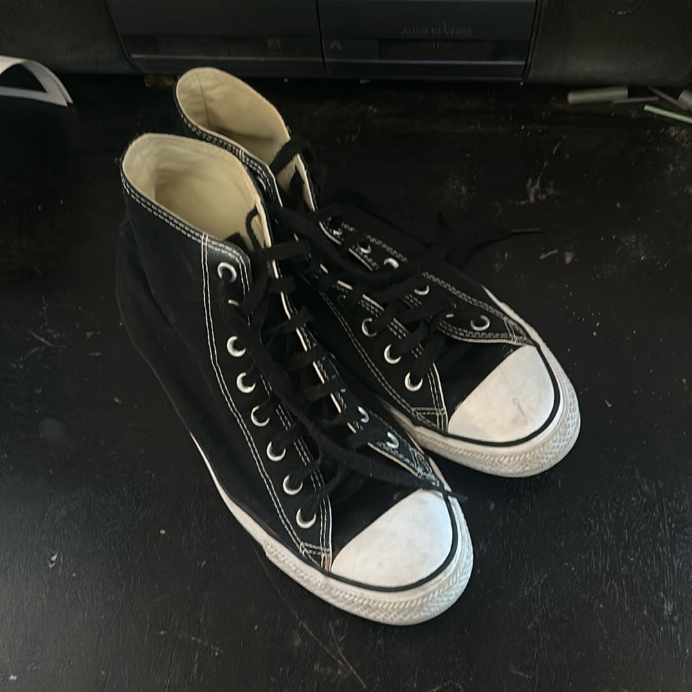 Classic black Converse high top sneakers Men’s size 10
Worn twice